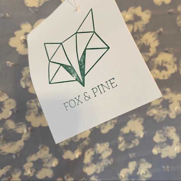 NWT Everly floral bell sleeve front tie blouse - Picture 6 of 9